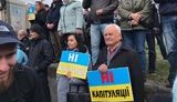 Не розумію, чому влада продовжує наполягати на односторонньому відведенні наших військових, - Фріз