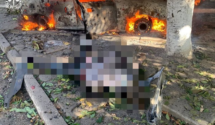 Окупанти ще раз обстріляли Херсон: снаряд, що "прилетів" у багатоповерхівку, забрав життя жінки. ВІДЕО+ФОТОрепортаж