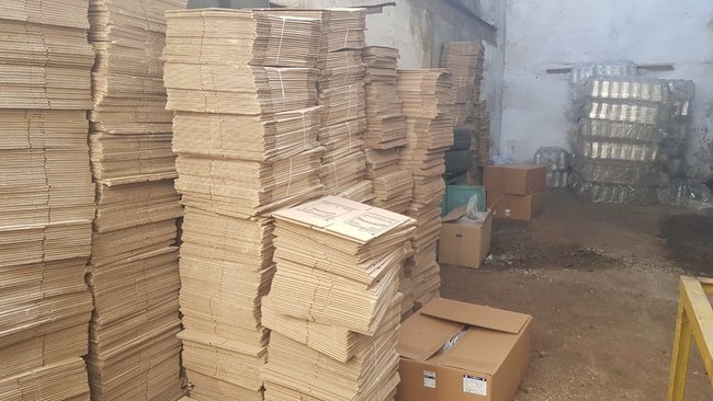 На Дніпропетровщині податківці ліквідували підпільний цех з виробництва фальсифікованої горілки і коньяку 03