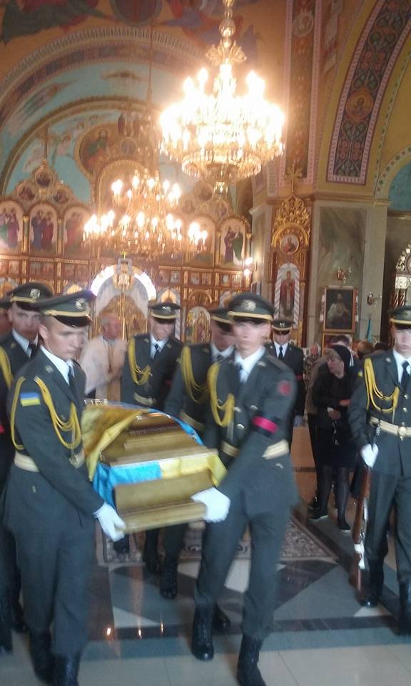 Загиблого бійця Івана Сперелупа поховали на Львівщині 07