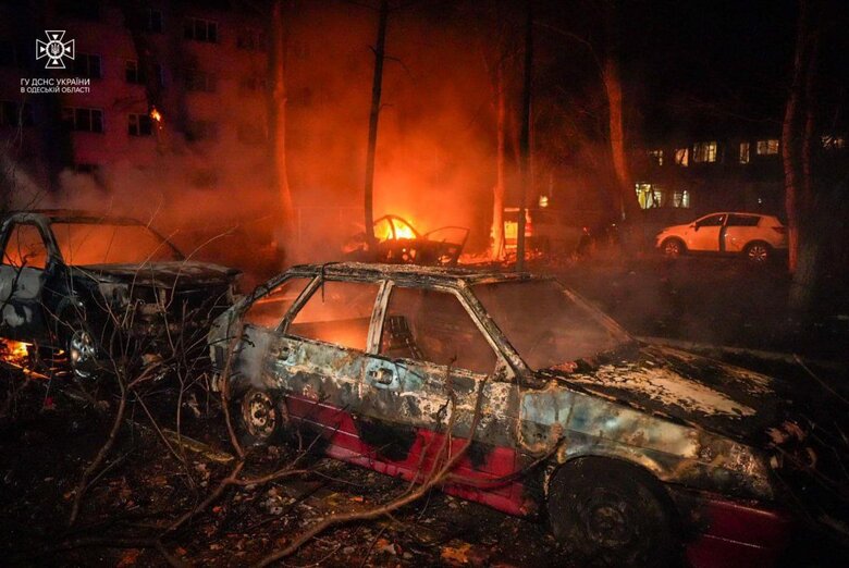 Russian terrorists attack Odesa at night with strike drones, there are victims 05