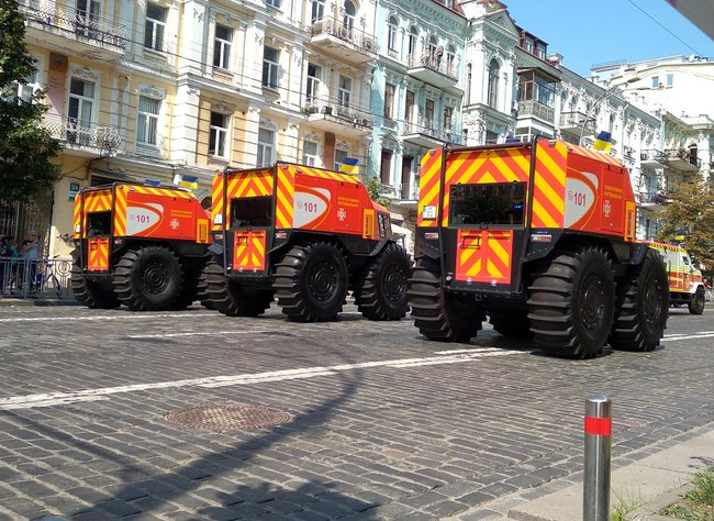 Різні. Рівні. Незалежні. Свято, що проймало до кісток, але з ложками дьогтю 07