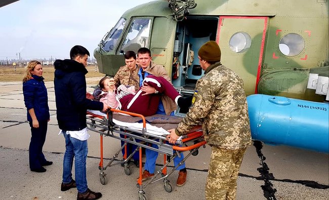 В Одеський військовий госпіталь вертольотом евакуювали двох військовослужбовців, - волонтер Танцюра 03