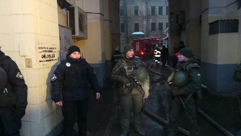 Пожар в центре Киева: огонь охватил историческое здание, пламя удалось локализировать 02