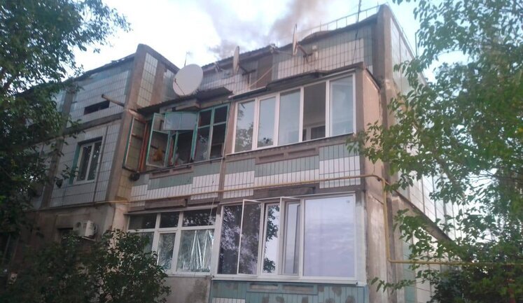 Росіяни атакували Дніпропетровщину безпілотниками, КАБами та ракетами: на Синельниківщині загинула жінка. ФОТОрепортаж