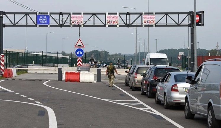 В Україні завершують технічні приготування до запуску "єЧерги" для легкових авто