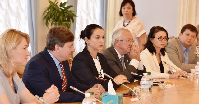 Ирина Геращенко рассказала спецпредставителю США Волкеру о проблемах с освобождением заложников 05