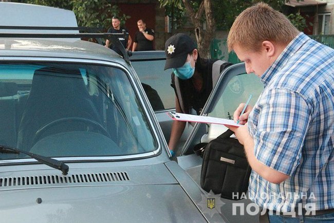 Конфлікт між двома водіями в Маріуполі переріс у стрілянину, одного з чоловіків поранено 01