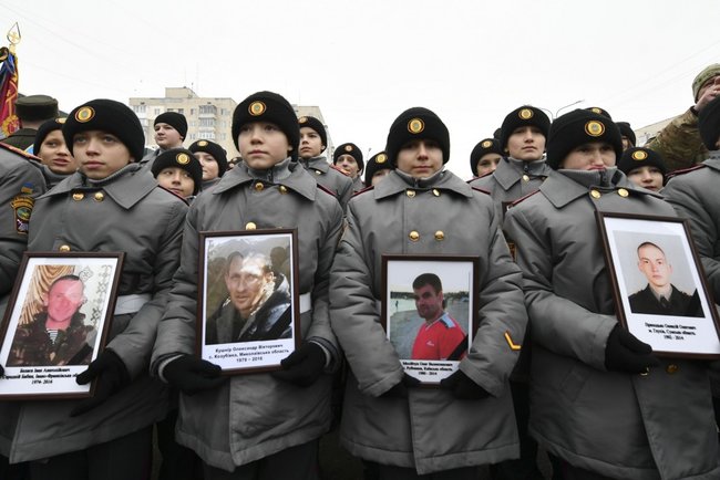 Порошенко в Білій Церкві взяв участь у зустрічі військовослужбовців 72-ї ОМБр, які повернулися із зони проведення ООС 10
