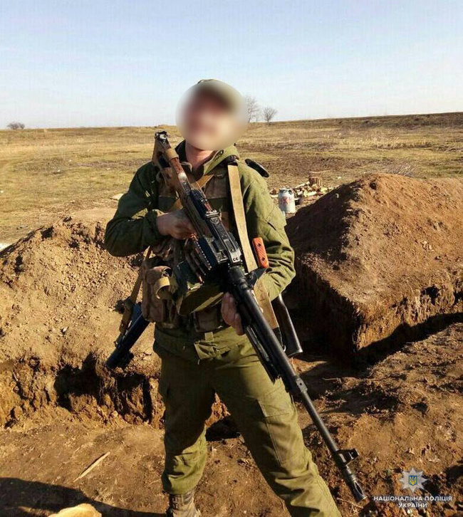 Колишній найманець ДНР здався поліції у Волновасі 02