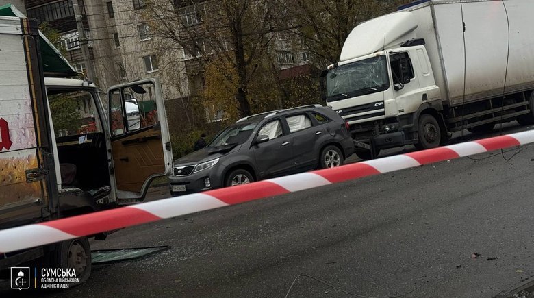 Удар РФ по перехрестю в Сумах