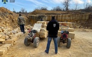 СБУ блокувала незаконний видобуток корисних копалин в Одеській області. Екологічний збиток становить 25 млн грн. ФОТОрепортаж