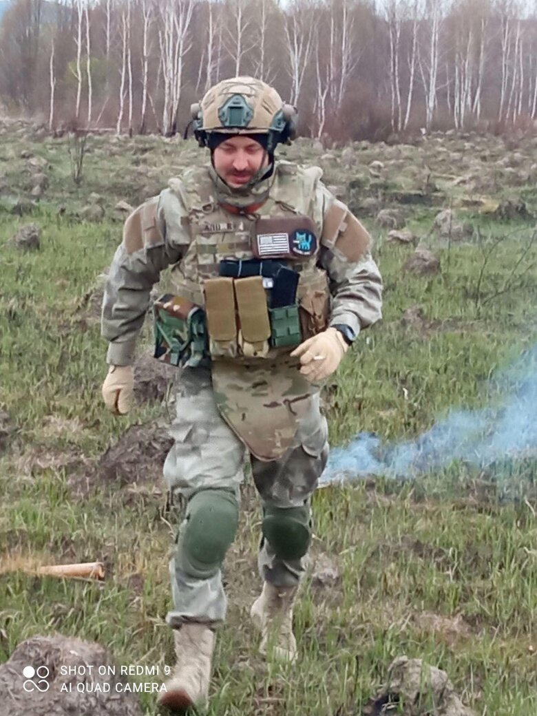 Музикант та офіцер ЗСУ Саша Буль: Ми можемо довго сратися про Схід і Захід, але коли припече, ми, як мурахи, зібралися - і російські колони палали від Сумщини і до Чорного моря… 07 Музикант та офіцер ЗСУ Саша Буль: Ми можемо довго сратися про Схід і Захід, але коли припече, ми, як мурахи, зібралися - і російські колони палали від Сумщини і до Чорного моря… 07