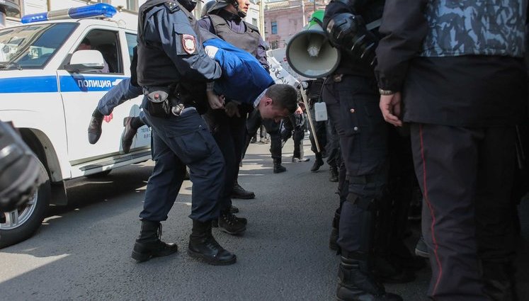 На первомайских акциях в России задержали 124 человека. ВИДЕО+ФОТОрепортаж