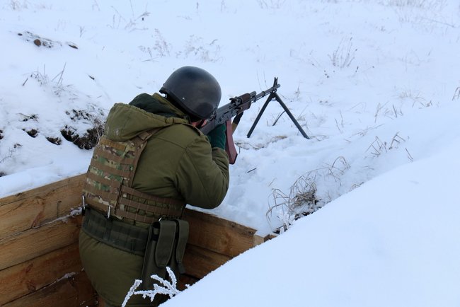 British instructors train 72nd Brigade soldiers under Orbital program 16