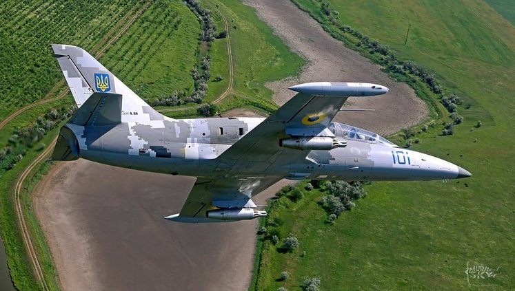 Військовий літак упав під Хмельницьким, загинули двоє пілотів