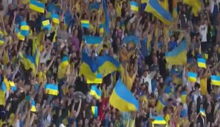 "ЗСУ!", - на футбольному матчі Україна - Шотландія стадіон підтримав українських воїнів. ВIДЕО