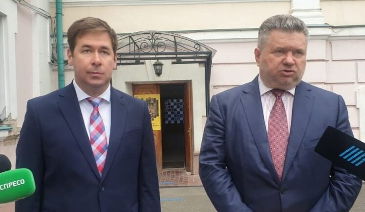 Суддя почав оголошення рішення у "вугільній справі" о 16:09, а відповідне відео ДБР було записане на годину раніше, - адвокати Порошенка