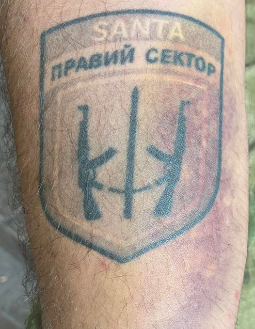 Піски ще тримаються. На характері, на зубах і на шаленій втомі. Тримаються під шквальним артвогнем та штурмами піхоти. Ціною великих втрат, - доброволець Володимир Регеша (Санта) 01
