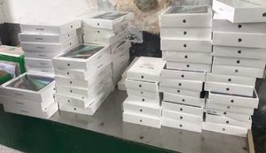 Украинец пытался ввезти в страну незадекларированную технику Apple на $650 тыс., - Госпогранслужба. ФОТОрепортаж