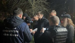 У Києві Нацполіція припинила схему незаконного переправлення чоловіків за кордон. ФОТОрепортаж