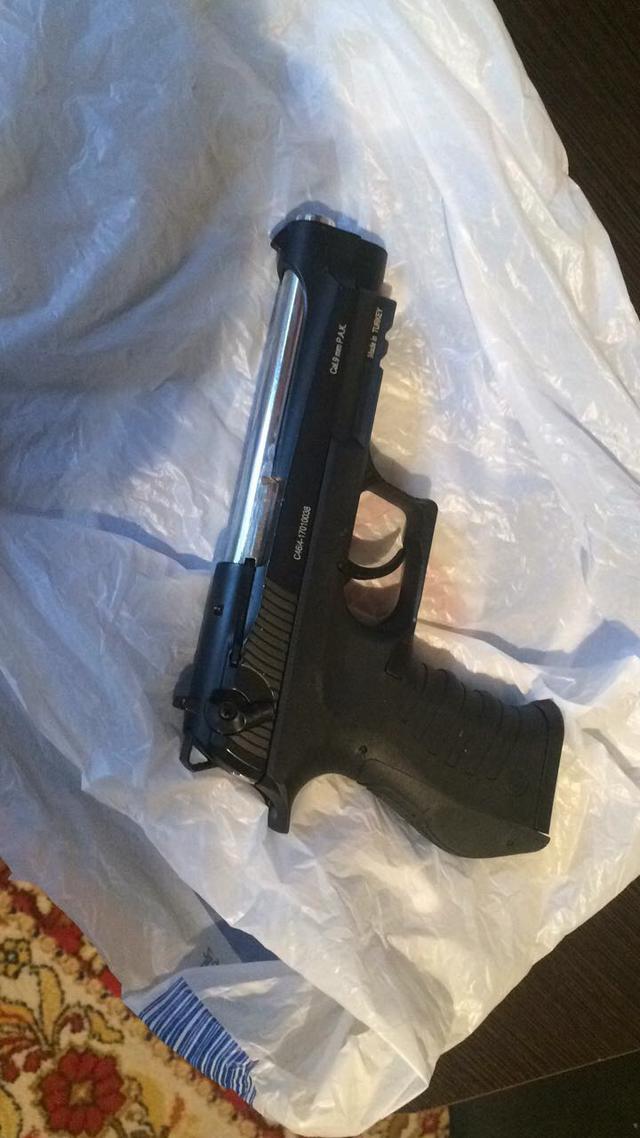SBU officers apprehended criminal group of arms traders 08