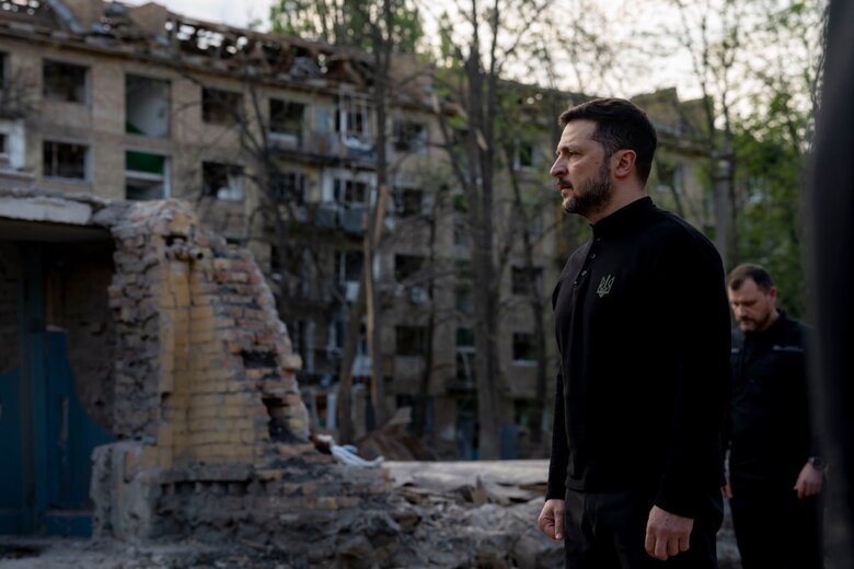 Russian strike on Kyiv on 24 April: Zelenskyy and diplomats honour the dead