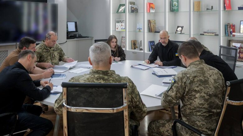 Шмыгаль провел первое совещание в Минобороны