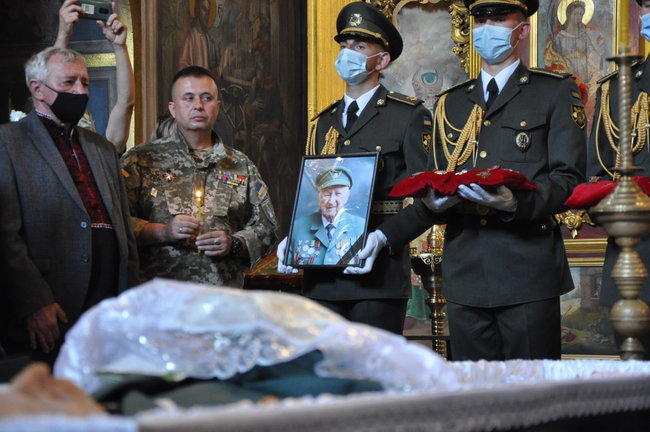 С умершим ветераном ОУН-УПА и дивизии Галичина Орестом Васкулом простились в Киеве 29