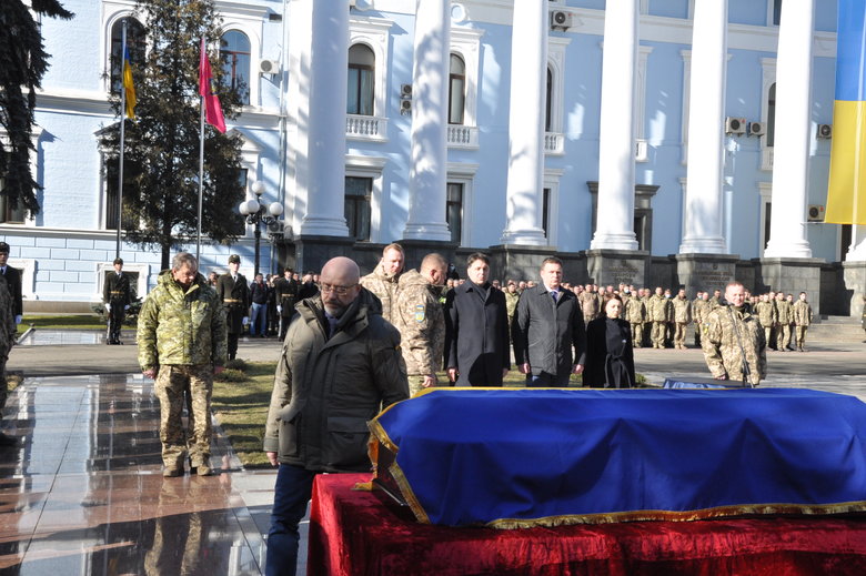 В Києві попрощалися із загиблим внаслідок російського обстрілу розвідником 30-ї ОМБр Антоном Сидоровим 23