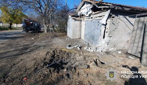 Зранку вдарив по Херсону, Антонівці та Микільському: є загиблі. ФОТОрепортаж