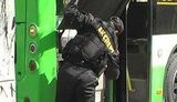 Хулиганские телефонные "бомбы" стали украинским трендом: в Луганске "заминировали" троллейбус. ФОТОрепортаж
