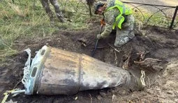 Бойові частини двох балістичних ракет впали у Києві біля будинків і не вибухнули: їх знешкодили. ВІДЕО+ФОТОрепортаж