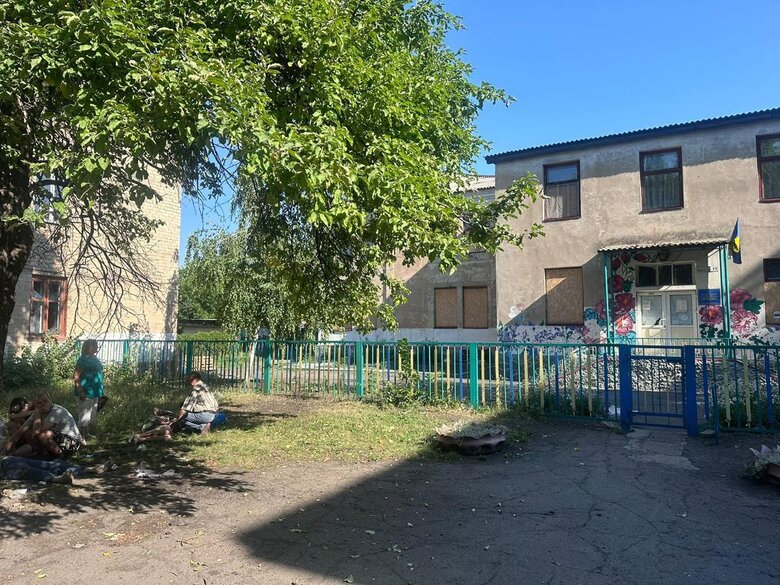 Наслідки обстрілу Українська