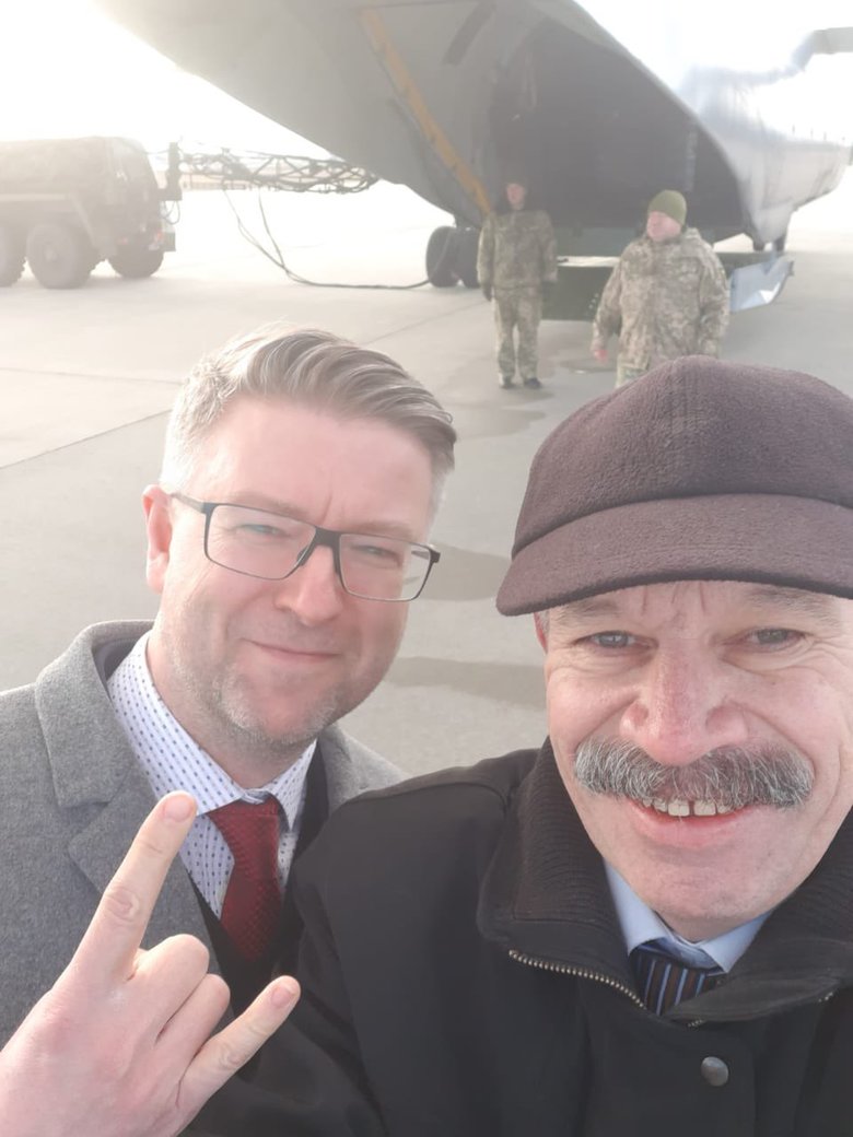 Estonia delivers Javelin missiles to Ukraine 03