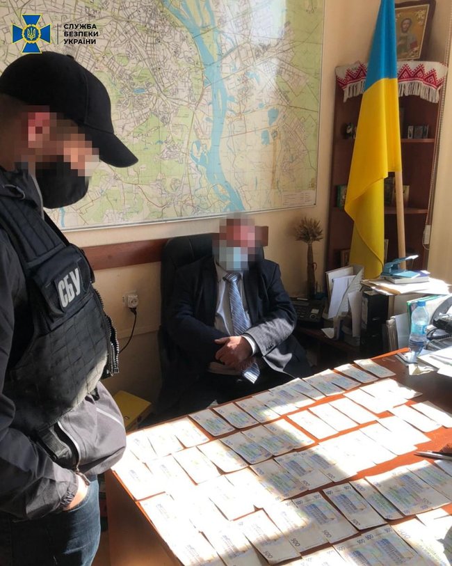СБУ поймала на взятке чиновника Национальной академии наук 01