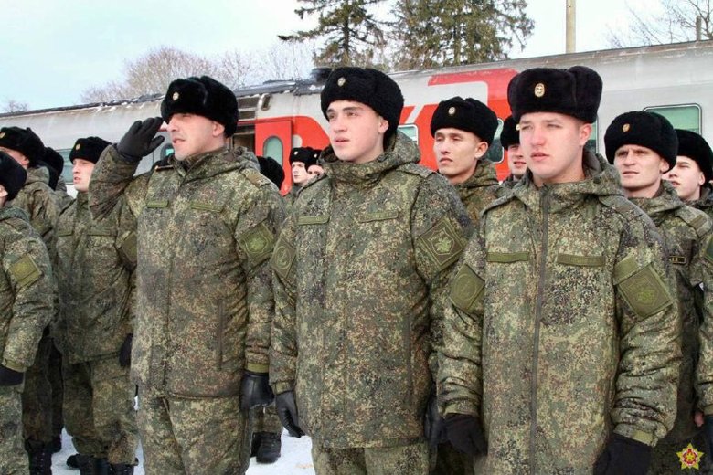 Российские военные и техника продолжают прибывать в Беларусь 05