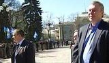 Депутатов-регионалов обматерили под Радой: Вы сколько зарабатываете с#ки, бл#дь. Достали! ВИДЕО.