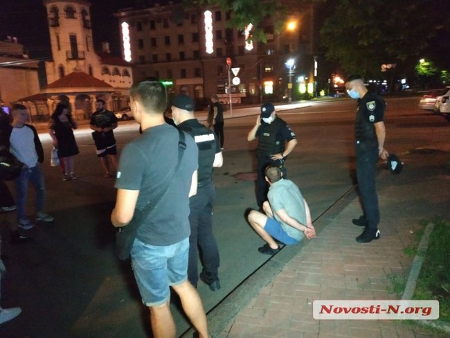 Массовая драка со стрельбой произошла в центре Николаева: двое раненых 01 Массовая драка со стрельбой произошла в центре Николаева: двое раненых 01