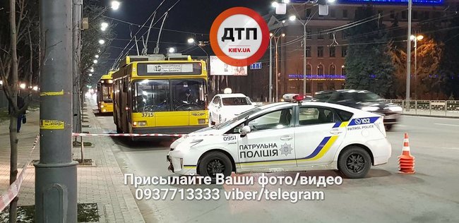 Пять человек пострадали в аварии на Соломенской площади 09