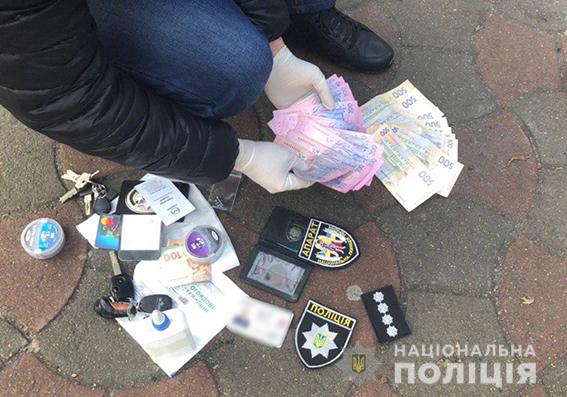 Офицер полиции задержан в Одессе при получении 500 долл. взятки за закрытие уголовного дела 03