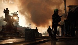 Через удар РФ горить ринок на Почайній у Києві. ВІДЕО+ФОТОрепортаж