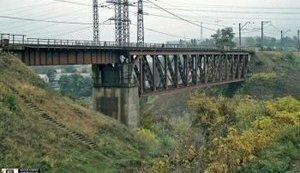"Укрзализныця" капитально отремонтирует 115-летний мост в Запорожской области