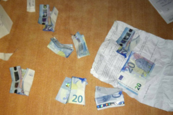 Банду поліцейських, які займалися рекетом на залізничному вокзалі, затримано у Львові, - Нацполіція 03