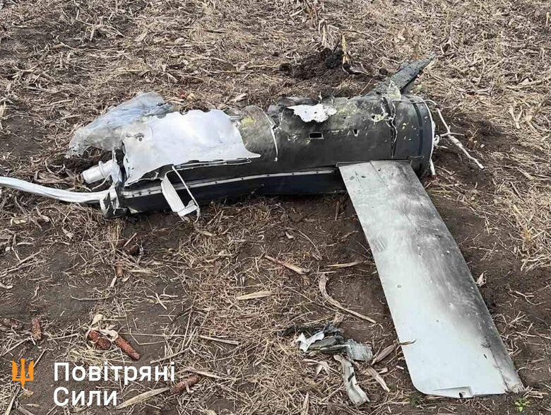 Уламки російських крилатих ракет Калібр та Х-101, збитих сьогодні силами ППО 01