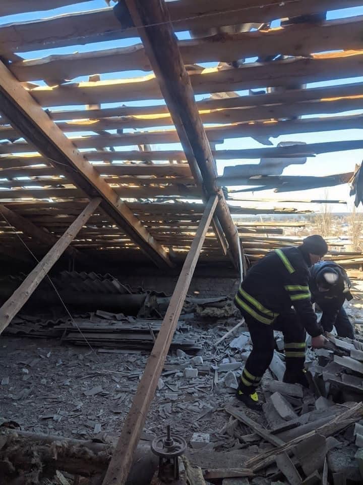 Обстріли Луганщини не припиняються ні вдень, ні вночі. Палали десятки житлових будинків, багато загиблих і постраждалих, - ДСНС 02 Обстріли Луганщини не припиняються ні вдень, ні вночі. Палали десятки житлових будинків, багато загиблих і постраждалих, - ДСНС 02