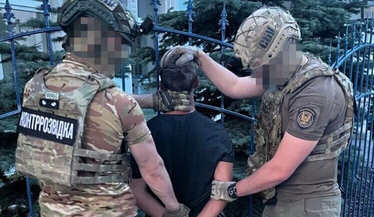Двоє агентів ФСБ готували подвійний теракт біля обласного ТЦК у Миколаєві, - СБУ. ВІДЕО+ФОТОрепортаж