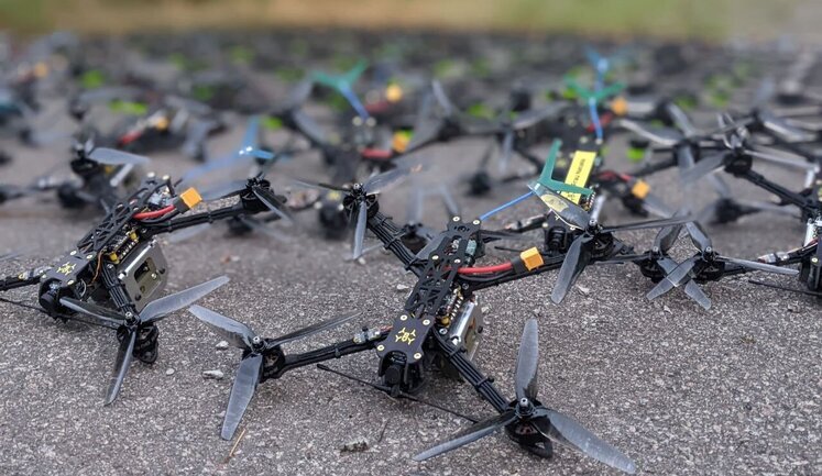 "Кожен українець має зібрати FPV-дрон": Як виготовляють ударні дрони "Дикі Шершні", профінансовані читачами Цензор.НЕТ