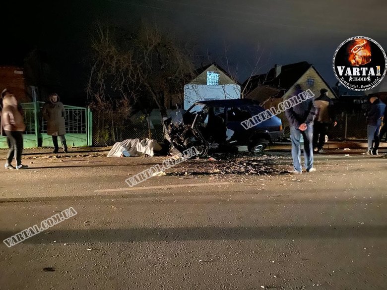 У потрійній ДТП на Львівщині загинуло двоє людей 14