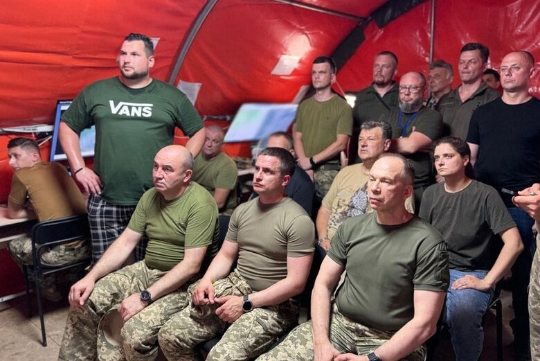Нарада за участі Головнокомандувача ЗСУ Олександра Сирського